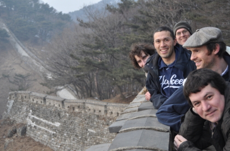 CouchSurfing catches on in Korea