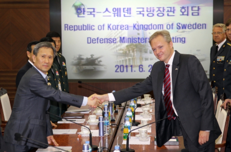 S. Korea, Sweden ministers discuss military cooperation