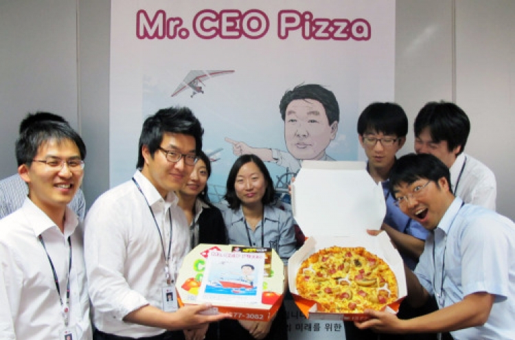 CEO pizzas charm 1,000 LGE employees