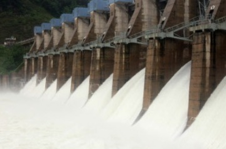 N.K. discharges water from border dam without warning
