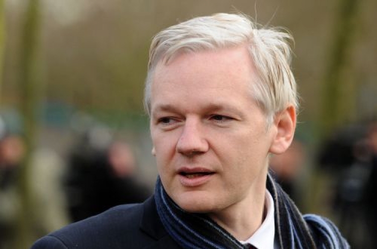 Julian Assange back in court to fight extradition