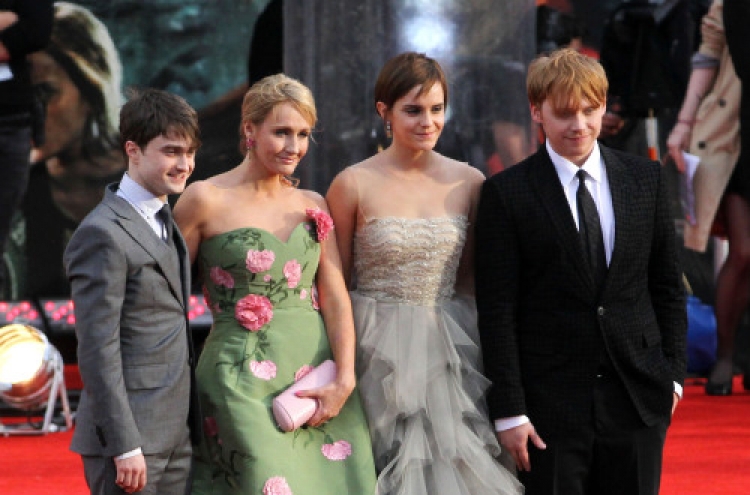 Rupert Grint says kissing Emma Watson is “quite a hard thing to do”