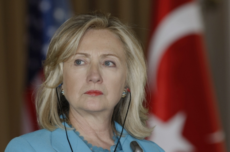Clinton chides NATO ally Turkey on rights curbs