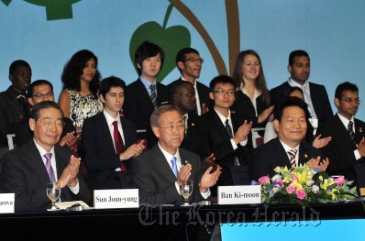 Secretary-General Ban kicks off model U.N. conference