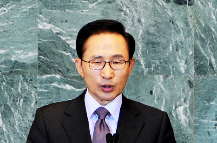 S. Korea ready to help N. Korea if it forsakes nuclear ambitions: Lee