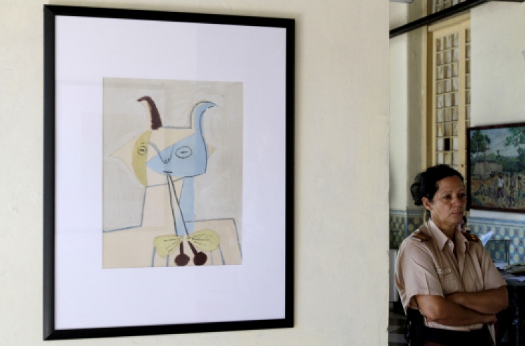 Roving art show brings Picasso to Cuban masses