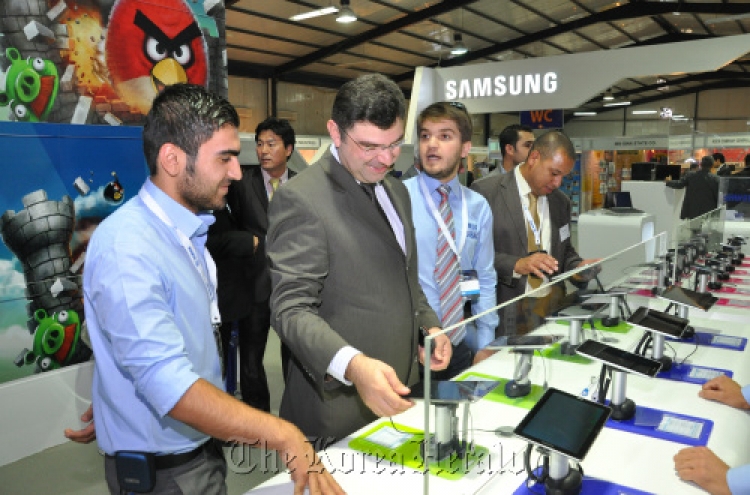Samsung, LG showcase new products in Iraq show