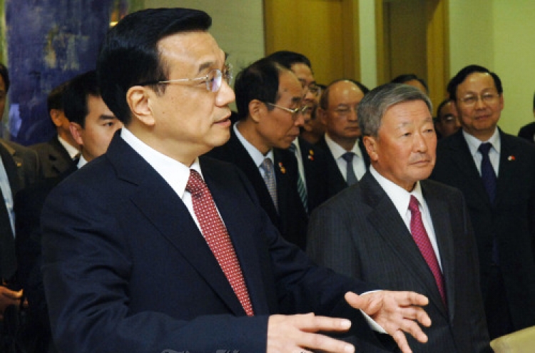 Chinese Vice Premier Li meets LG, Kumho chairmen