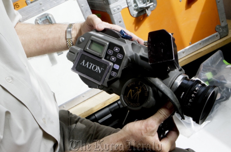 Oldest movie camera rental shop in Hollywood auctions off its film cameras