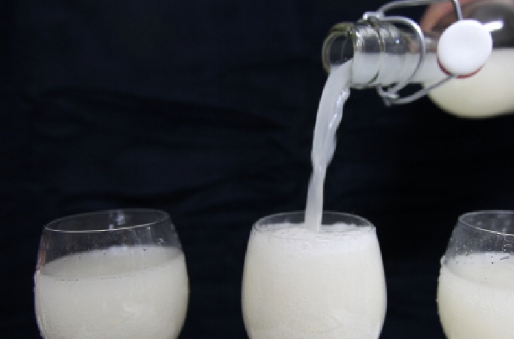 Exports of makgeolli set to top $50 million in 2011
