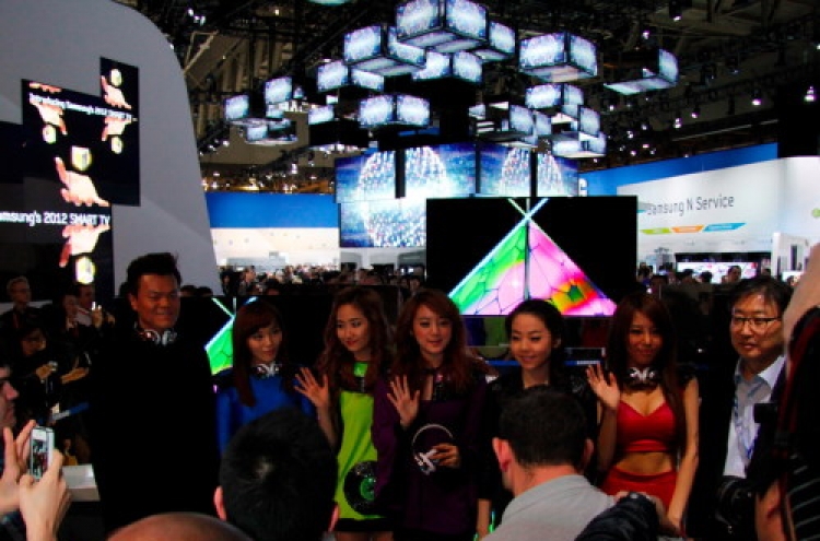 Samsung, LG flex muscles with high technologies