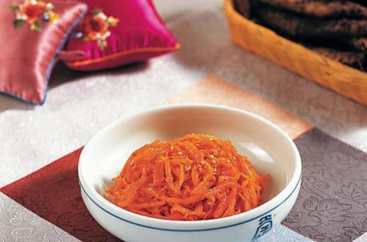 Deodeok-saengchae (Deodeok salad)