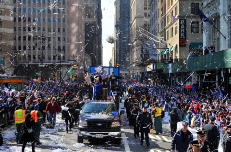 Super Bowl champs paint N.Y. blue