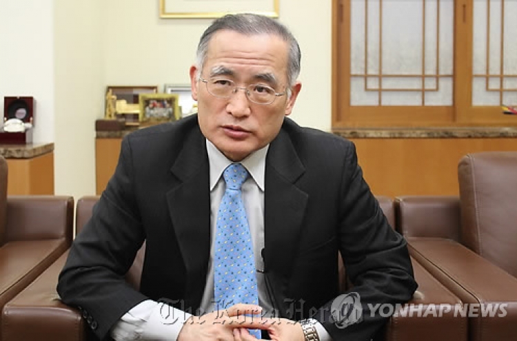 Russia regards N.K. defectors as refugees, Korean envoy says