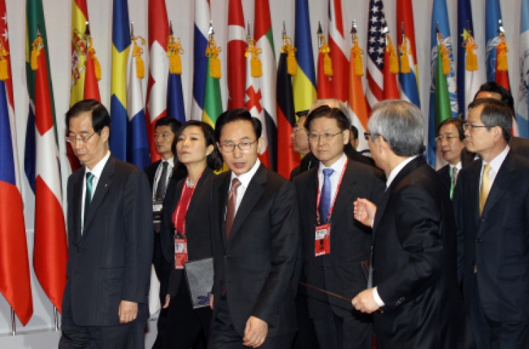 Lee to hold more than two dozen bilateral summit talks