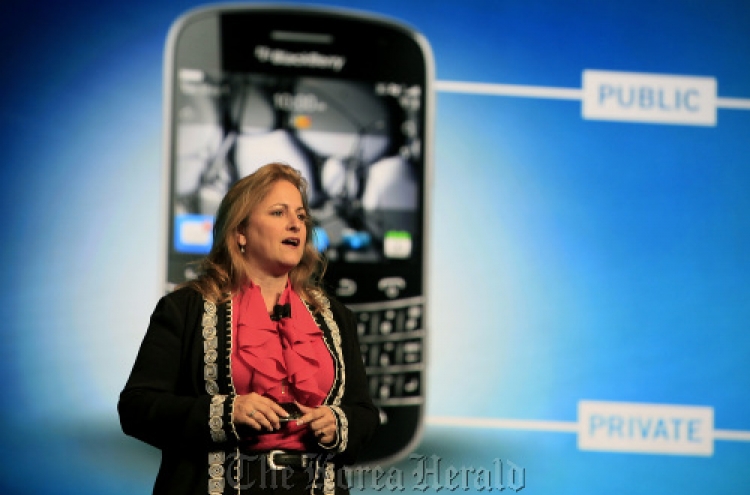 BlackBerry bets big on apps, touchscreens