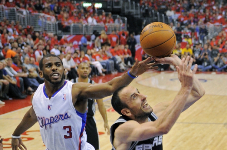 Spurs beat Clippers to take 3-0 series lead