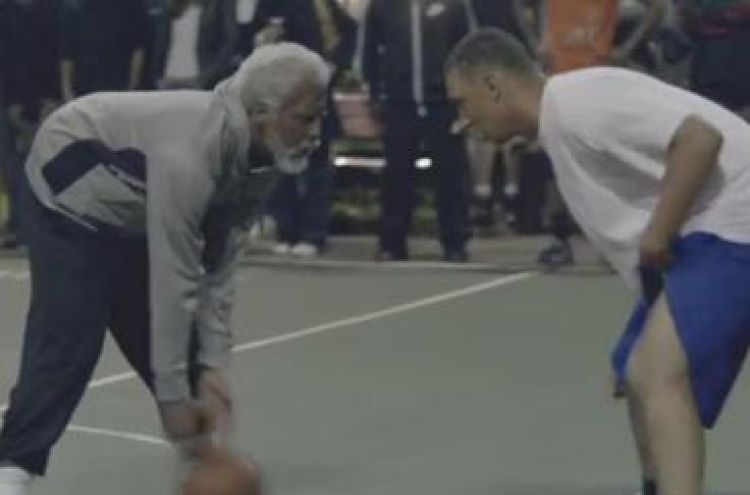 Hilarious YouTube video shows ‘Gramp’ schooling street-ballers