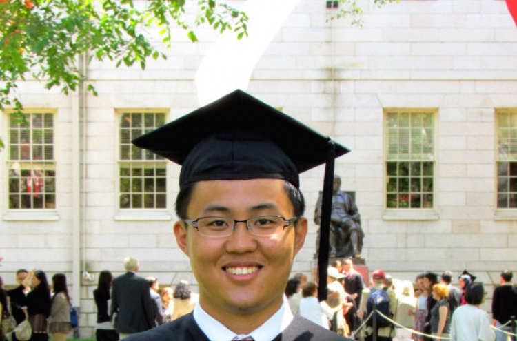 Korean graduate gets highest honor from Harvard