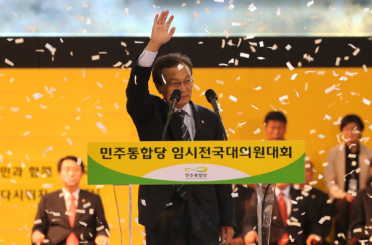 Lee’s chairmanship boosts Moon’s presidential bid