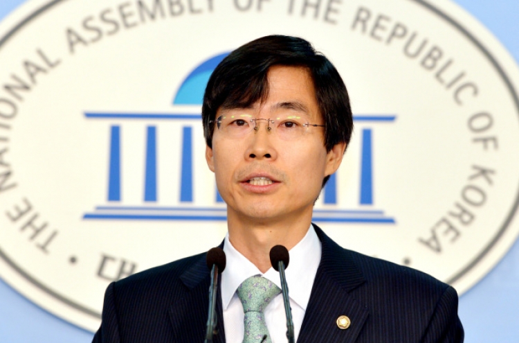 Lawmaker Cho cuts in DUP candidacy line