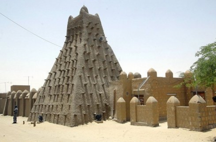 Islamists destroy door of ancient Timbuktu mosque