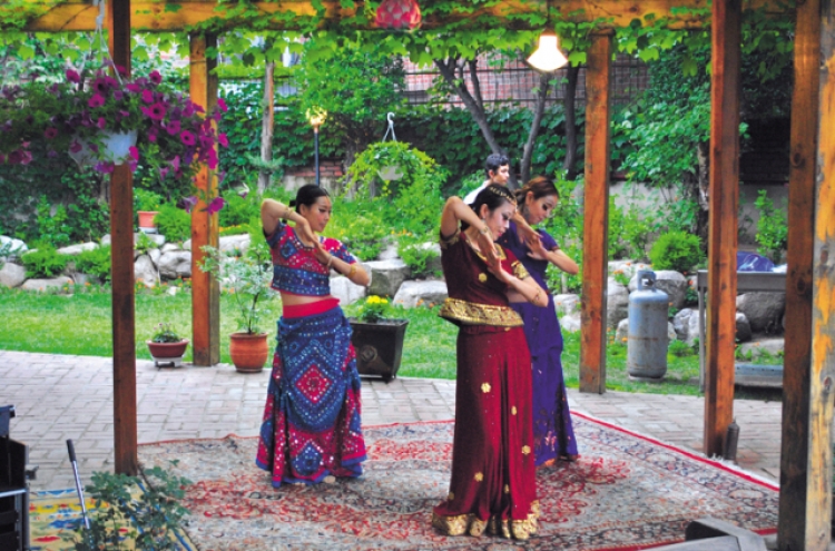 Indian Embassy seeks cultural exchanges
