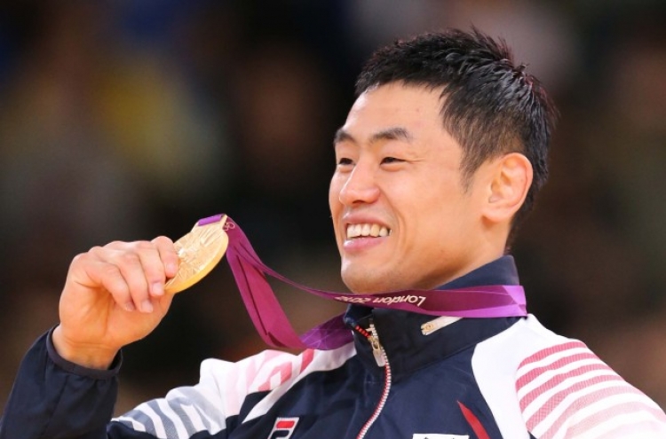 Judoka Song Dae-nam wins gold in men's under-90㎏ category