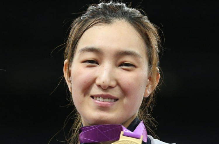 Hwang Kyung-seon wins gold in women's under-67㎏ taekwondo