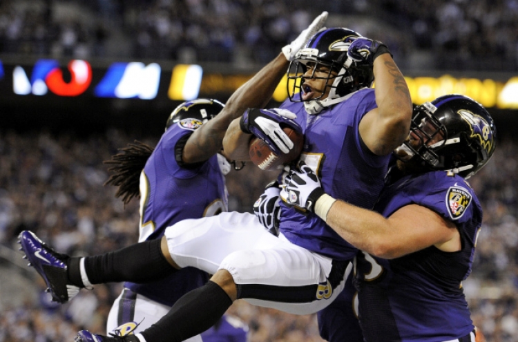 Flacco carries Ravens past Bengals 44-13