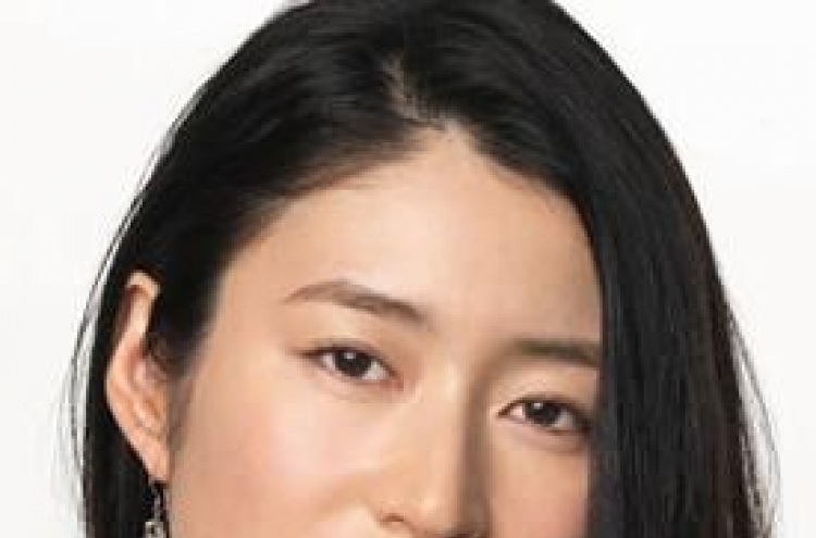 Japanese actress Koyuki gives birth in Korea