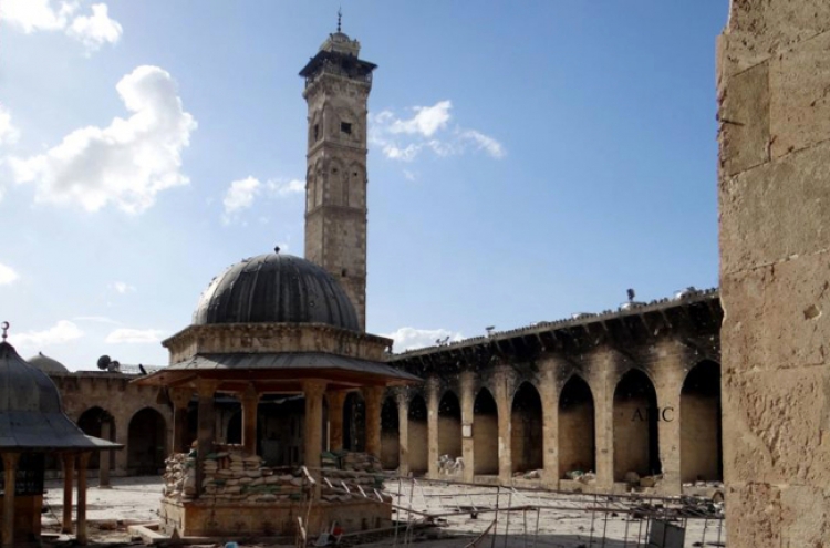 Minaret of mosque in Syria destroyed
