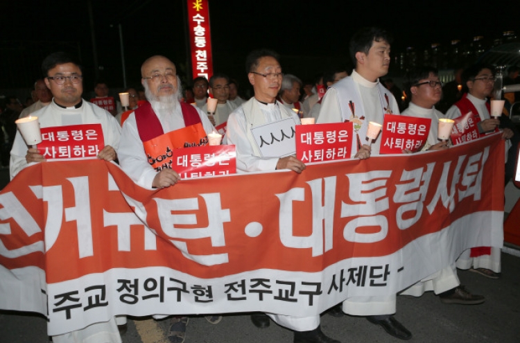 [Newsmaker] Priests stir row over Yeonpyeongdo, election