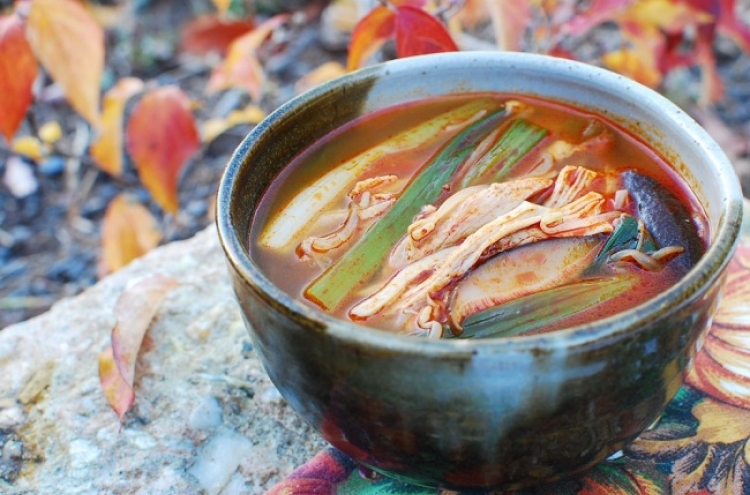 Dakgaejang (spicy chicken soup)