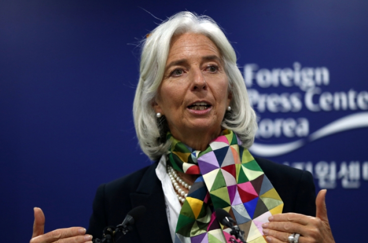 IMF urges Korea to focus on female workforce, services