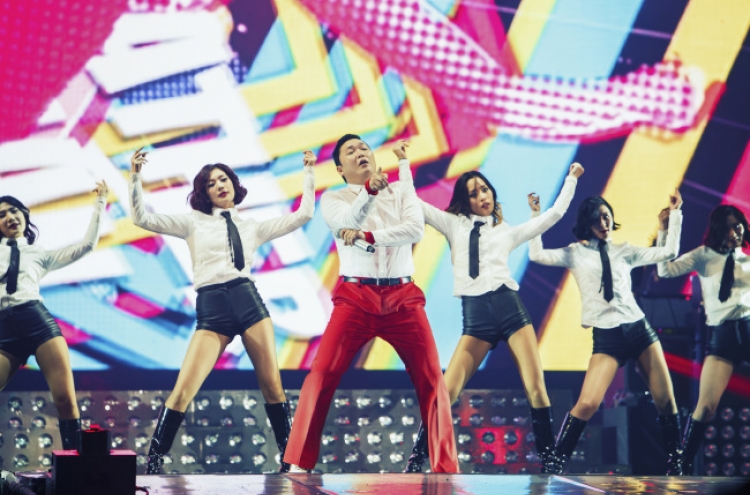 Psy’s energy gives local fans a holiday show not to be forgotten