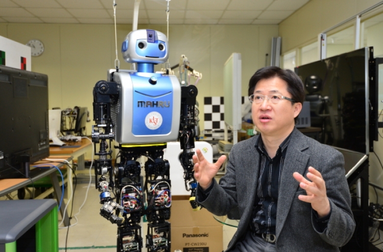 Robot scientist pushes limits of virtual reality