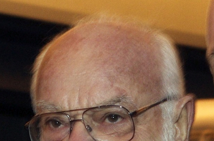 Saul Zaentz, producer of Oscar winners, dies at 92