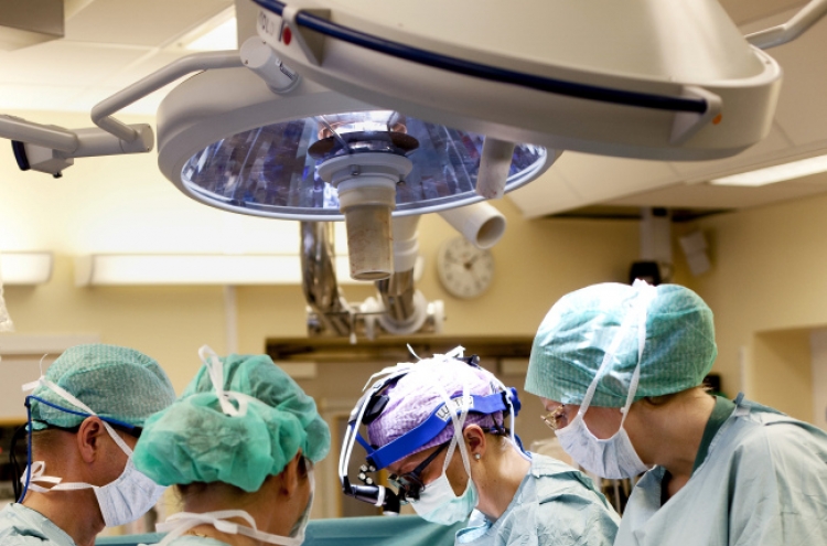 Swedish doctors transplant wombs into nine women