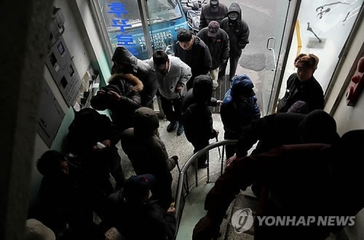 Korean government refutes WP report over poor seniors