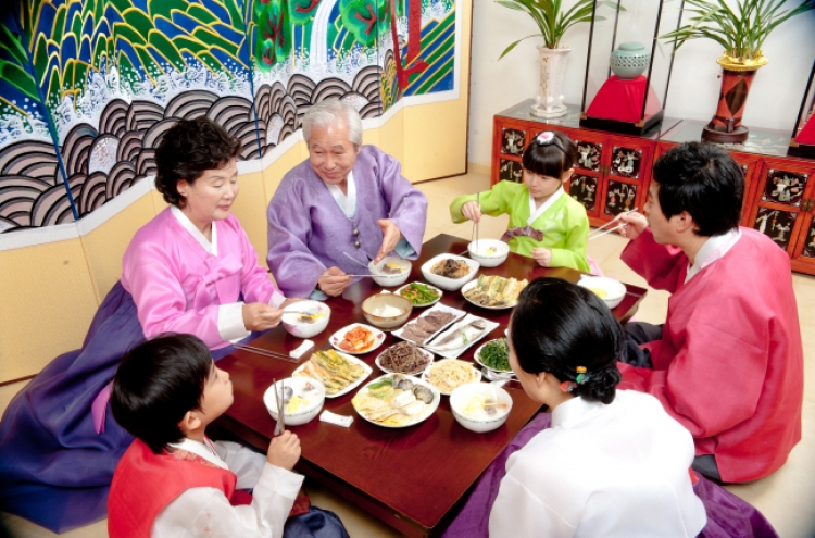 [Weekender] Rice-cake soup remains Seollal staple