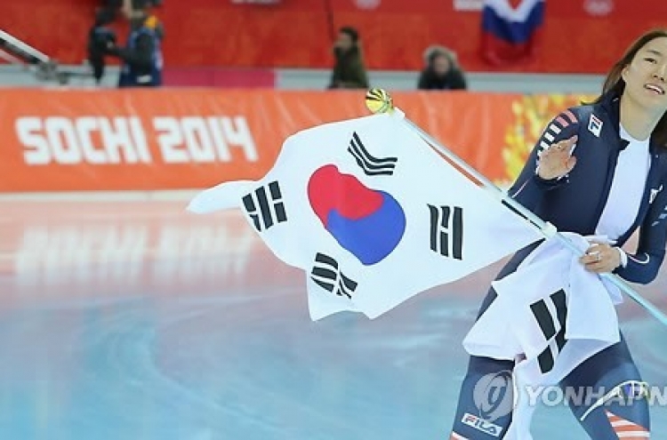 Lee Sang-hwa basks in media spotlight after her impressive race