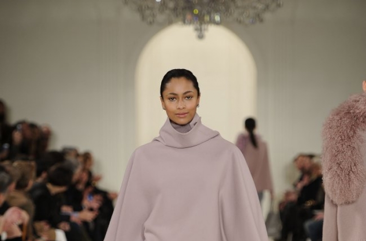 In New York, fall runway fashions are cozy, luxurious