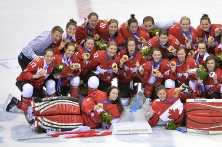 Canada beats U.S. 3-2 in OT for women’s hockey gold