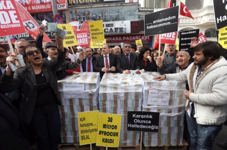 Turkey seeks to shut P.M. rival’s schools