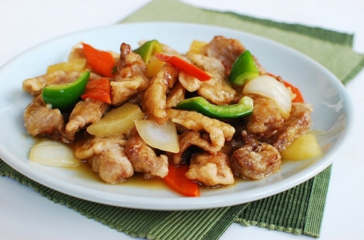 Tangsuyuk (sweet and sour pork)