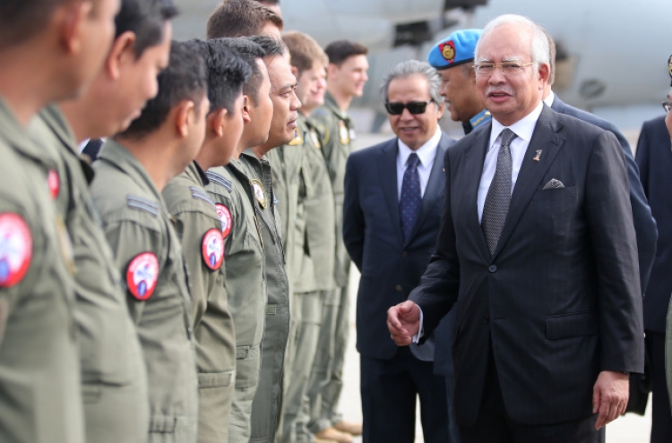 Malaysian P.M. in Perth for jet search
