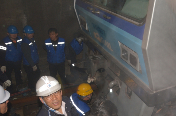 Seoul subway resumes operation after derailment, no casualty