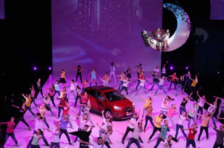China auto show opens amid environmental, growth concerns