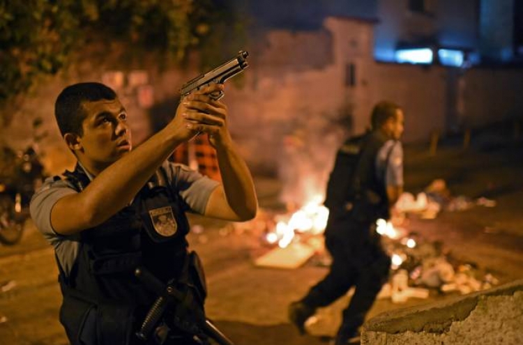 Violence erupts in Rio slum near Olympic Games venues